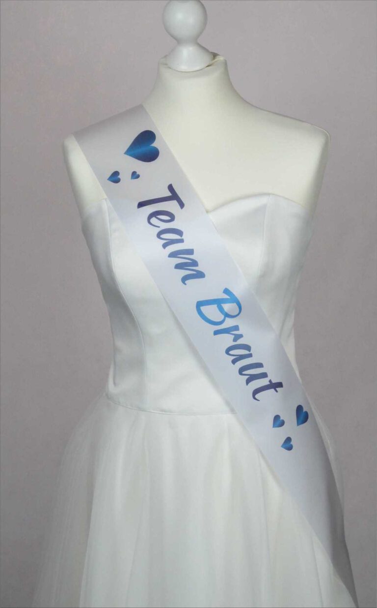 Schärpen aus einem Super Satin-Band mit meinem hochwertigem Digitaldruck bedruckt.