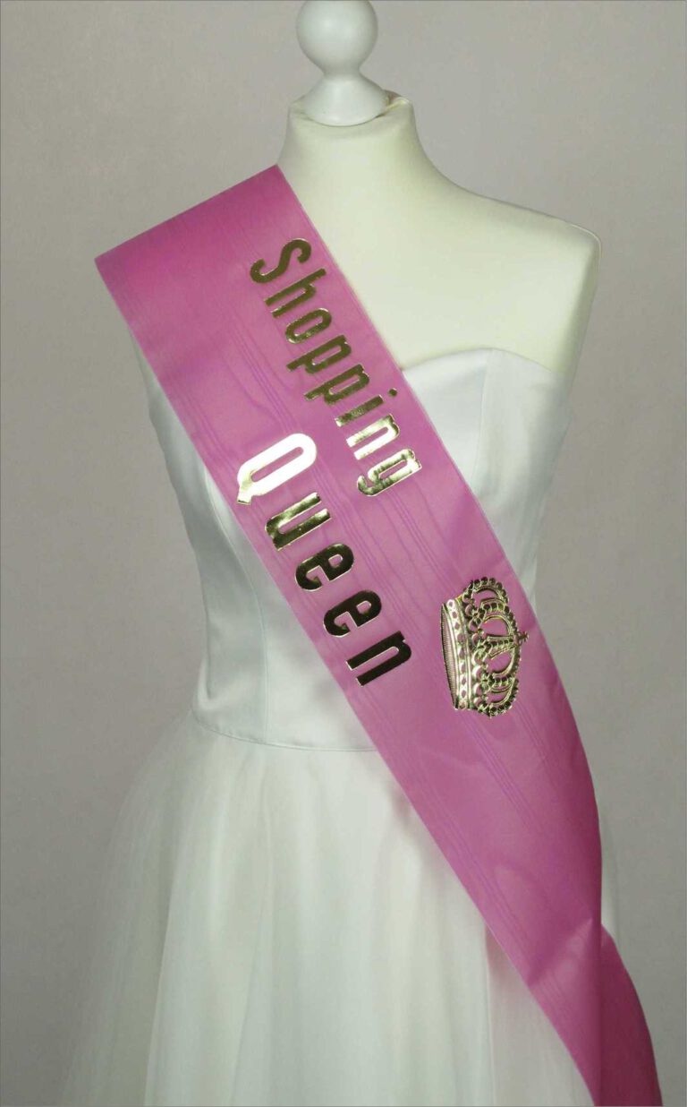 Standard Schärpen mit schönem Prägedruck in unterschiedlichen Farben und Breiten.